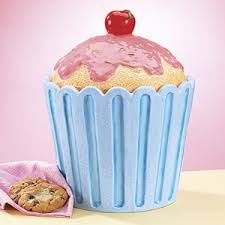 http://www.allthingscupcake.com/wp-content/uploads/2009/04/cupcake-cookie-jar.jpg