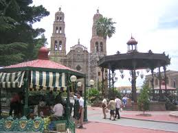 Chih., Mexico, mit Kirche.