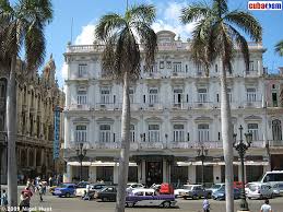 Hotel Inglaterra Front View
