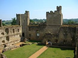 TQ7825 : Inside Bodiam Castle