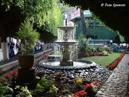 Another view of the jardin.