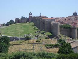 a la ciudad de Ávila,