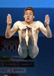 stupid looking face during dive