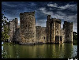 Resim kaynak: Bodiam kalesi