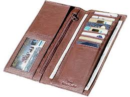 Features 8 credit card slots, ...